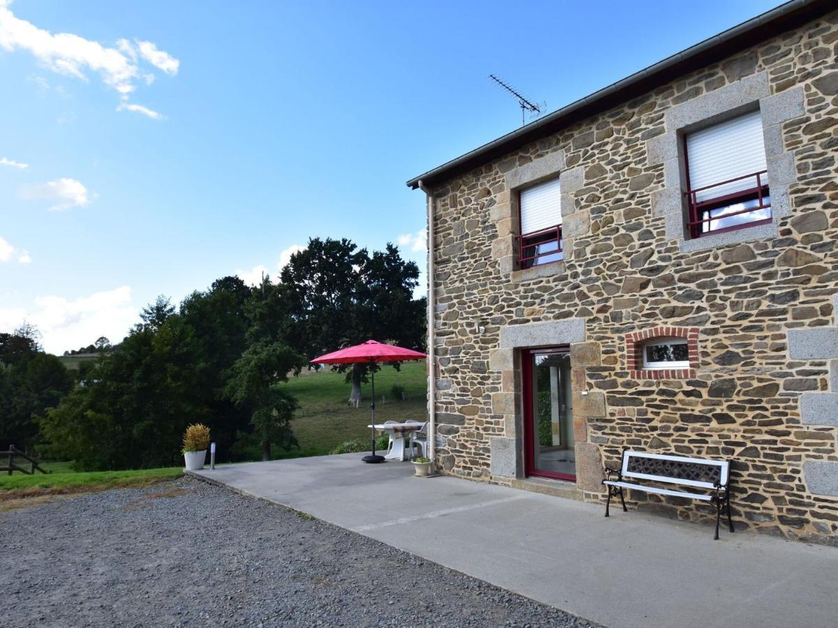 Cosy Chalet With Private Garden In Normandy Isigny-le-Buat Exterior foto