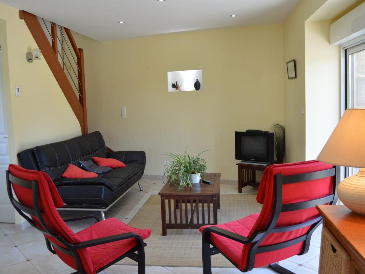 Cosy Chalet With Private Garden In Normandy Isigny-le-Buat Exterior foto