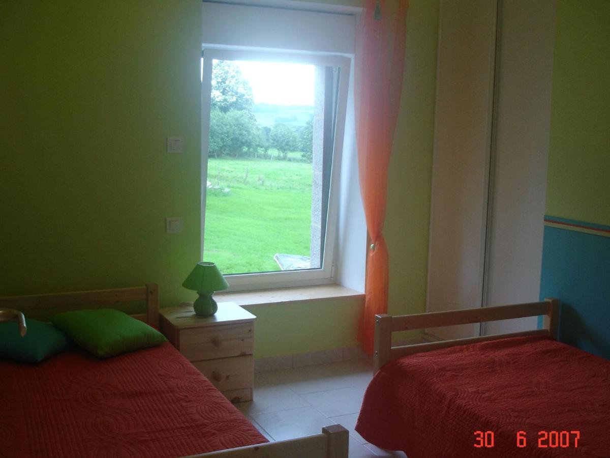 Cosy Chalet With Private Garden In Normandy Isigny-le-Buat Exterior foto