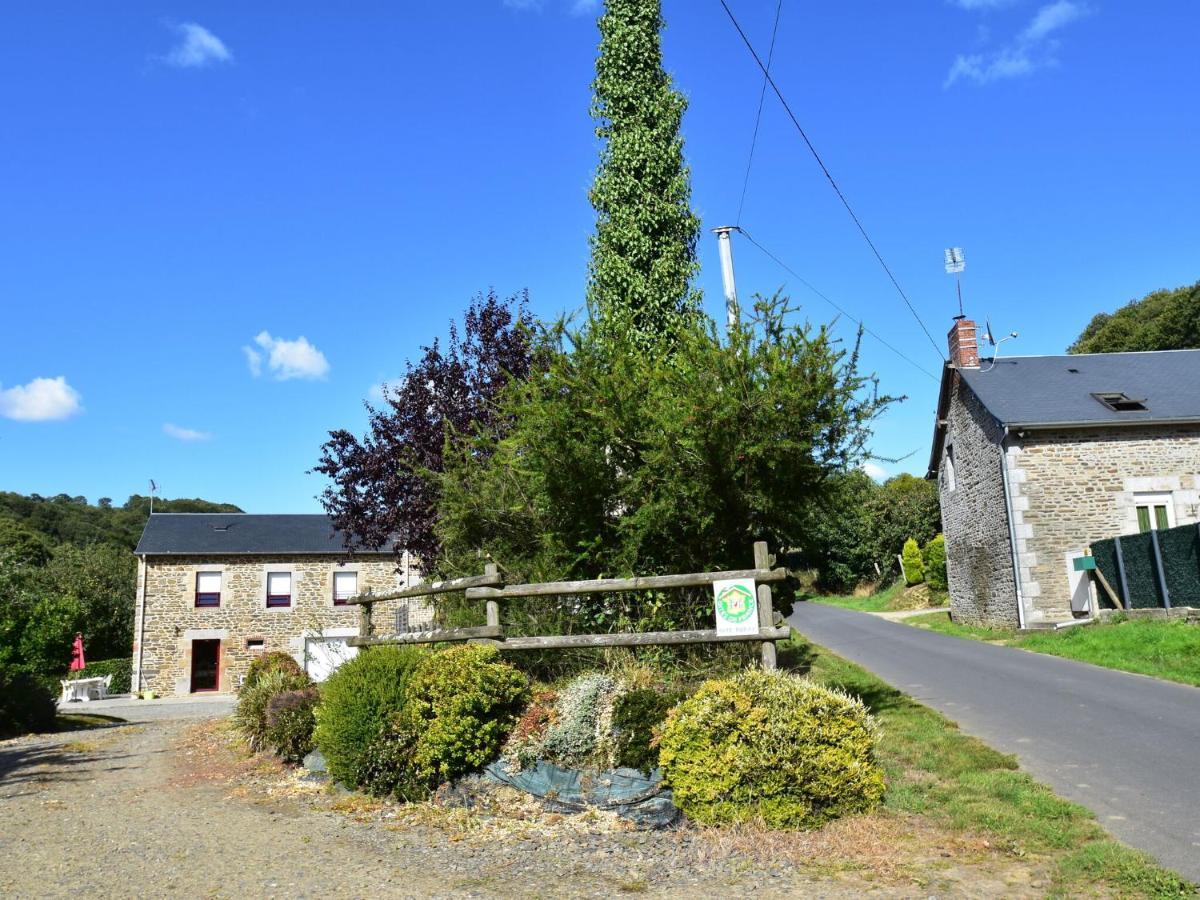 Cosy Chalet With Private Garden In Normandy Isigny-le-Buat Exterior foto