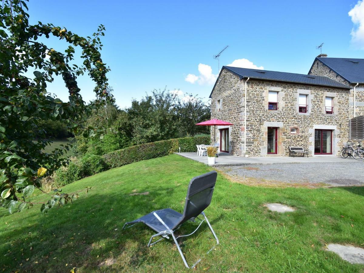 Cosy Chalet With Private Garden In Normandy Isigny-le-Buat Exterior foto